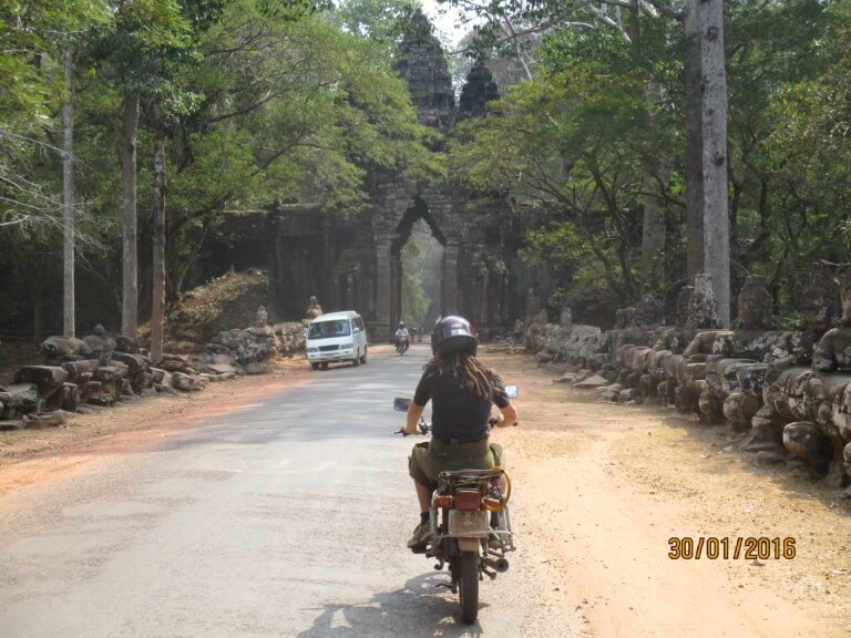 Motorrad in angkor Wat